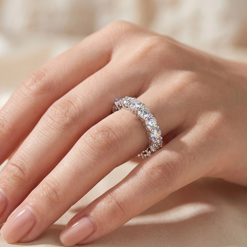 Valletro eternity ring in silver color worn on hand