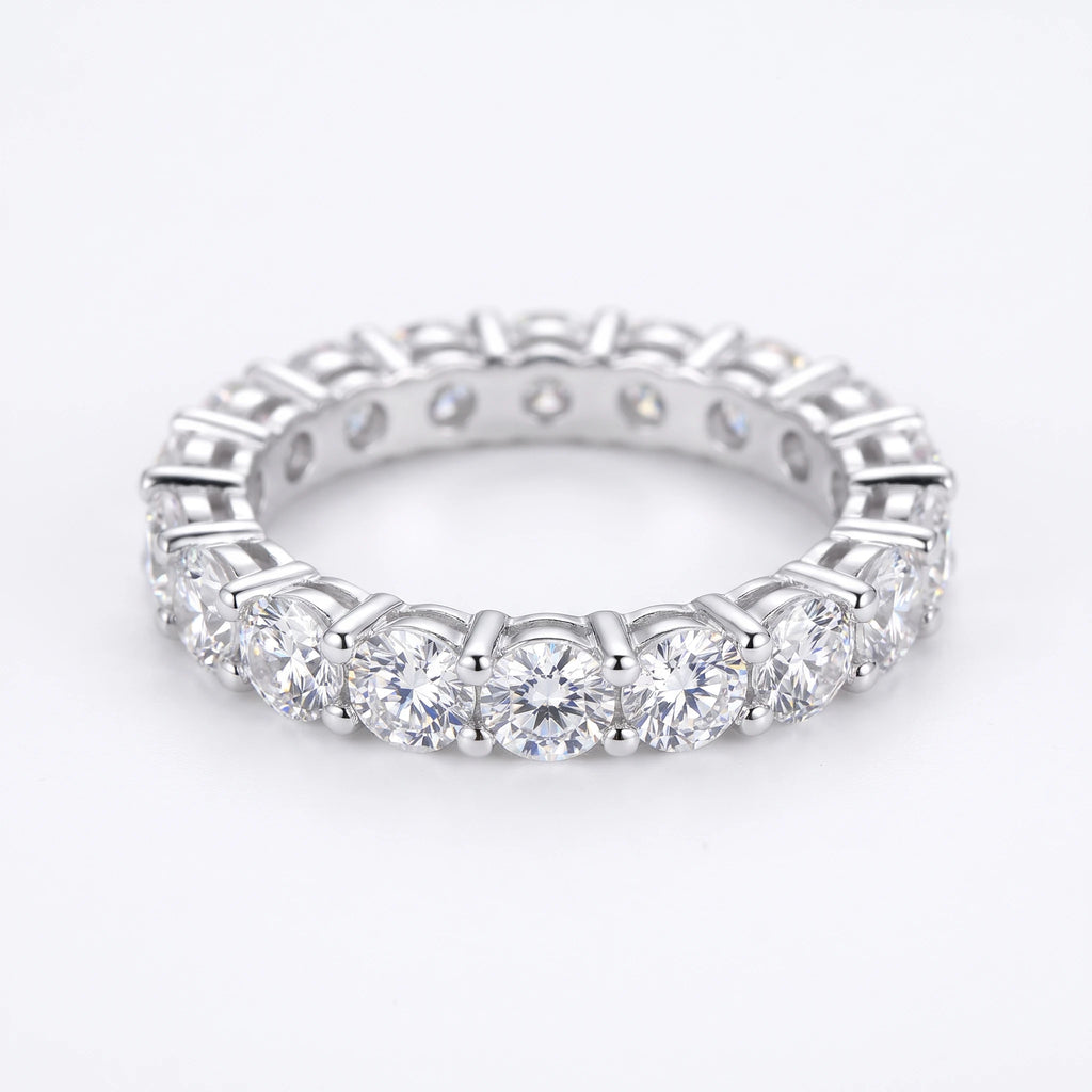 Valletro eternity ring in silver color, front detail